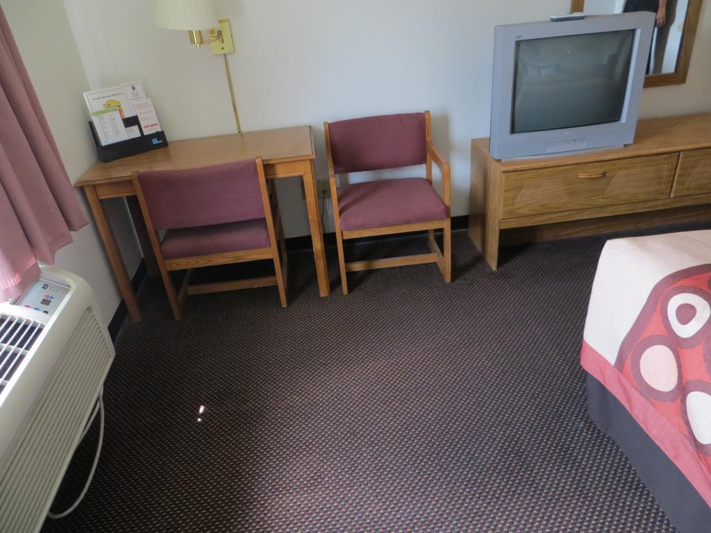 Super 8 By Wyndham Hotel 2*